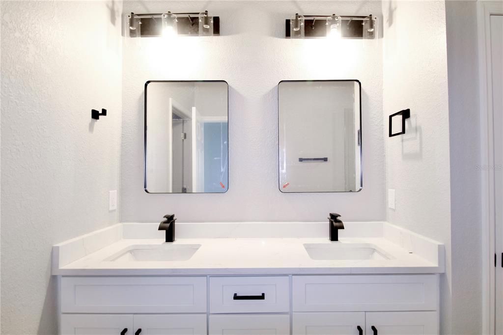 For Rent: $2,450 (3 beds, 3 baths, 1723 Square Feet)