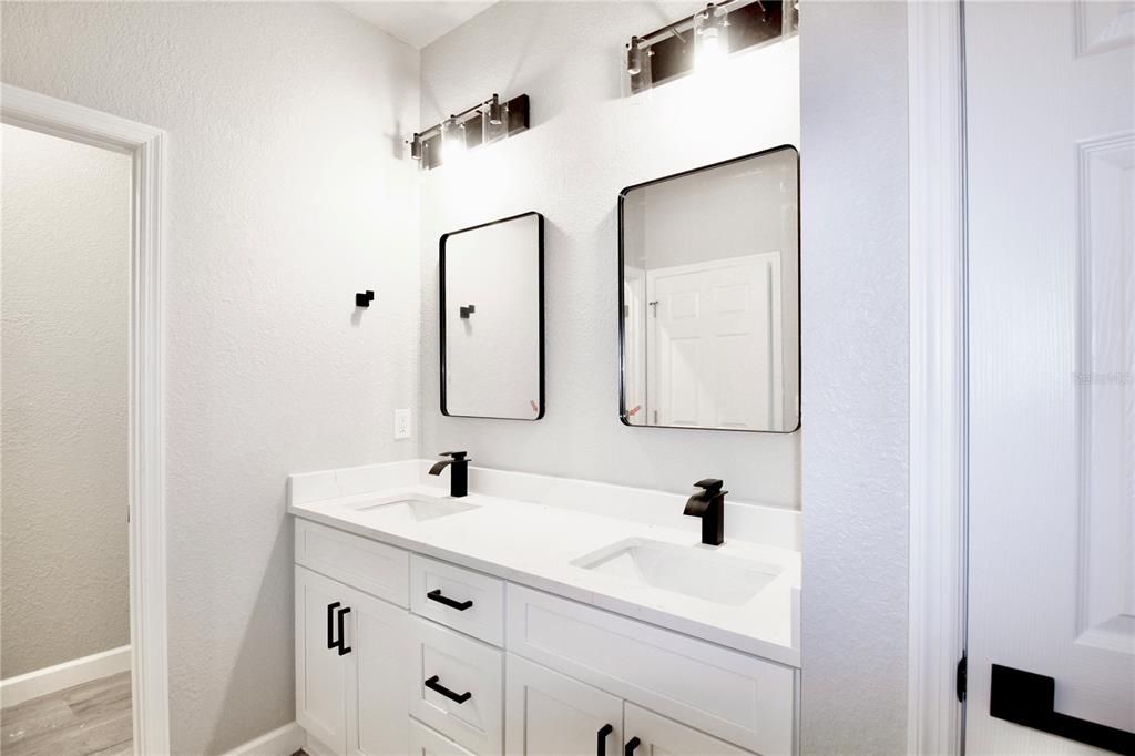 For Rent: $2,450 (3 beds, 3 baths, 1723 Square Feet)
