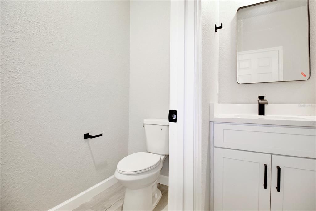 For Rent: $2,450 (3 beds, 3 baths, 1723 Square Feet)