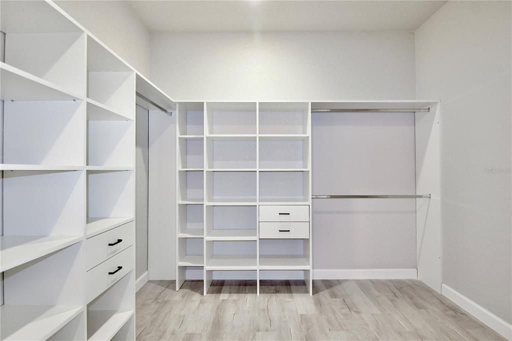 For Rent: $2,450 (3 beds, 3 baths, 1723 Square Feet)