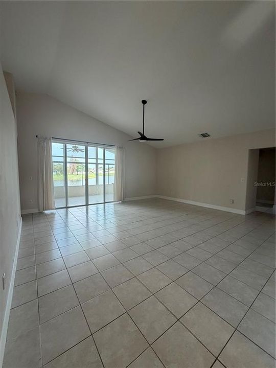 На продажу: $529,999 (4 спален, 3 ванн, 2369 Квадратных фут)