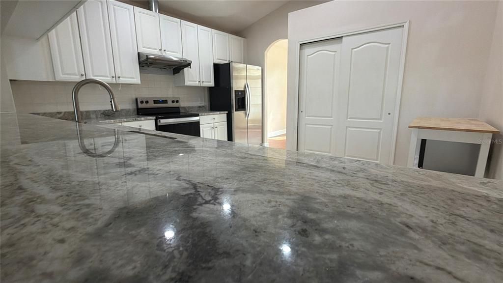На продажу: $529,999 (4 спален, 3 ванн, 2369 Квадратных фут)