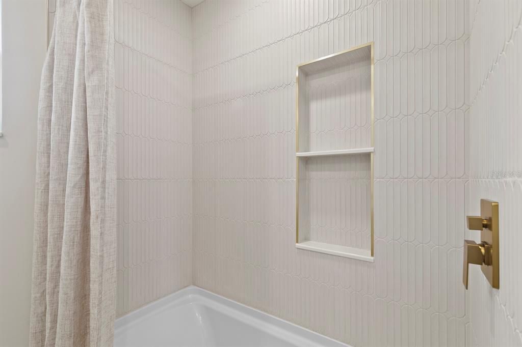 En Venta: $634,000 (3 camas, 2 baños, 1770 Pies cuadrados)