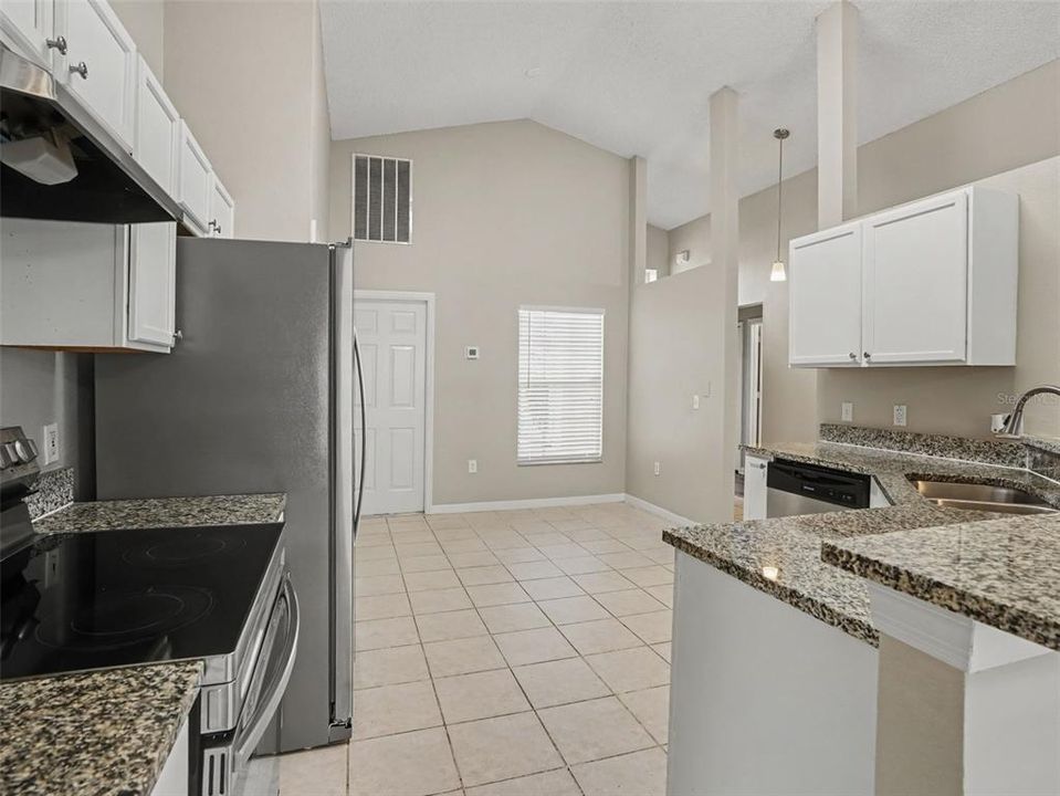 En Venta: $299,900 (4 camas, 2 baños, 1685 Pies cuadrados)