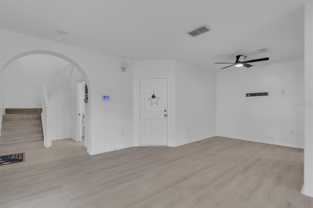 For Rent: $2,295 (3 beds, 2 baths, 1642 Square Feet)
