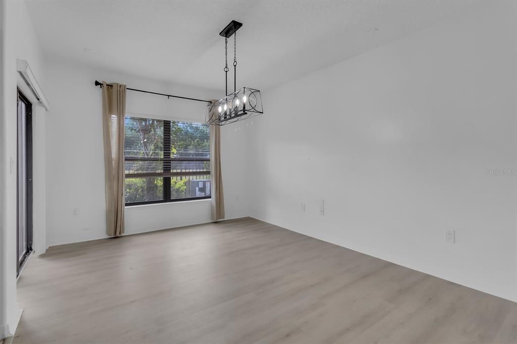 For Rent: $2,295 (3 beds, 2 baths, 1642 Square Feet)