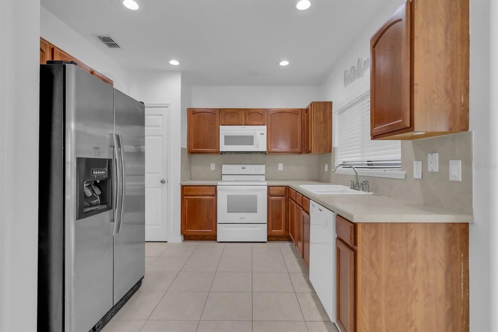 For Rent: $2,295 (3 beds, 2 baths, 1642 Square Feet)