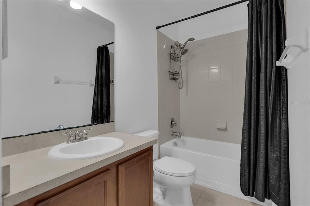 For Rent: $2,295 (3 beds, 2 baths, 1642 Square Feet)
