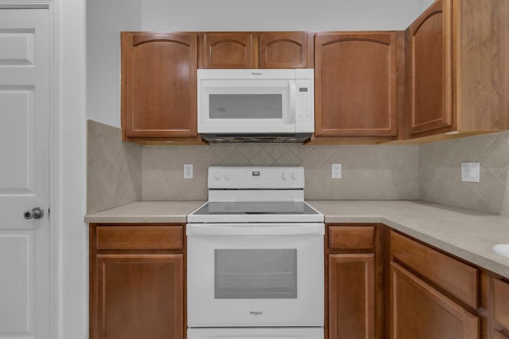 For Rent: $2,295 (3 beds, 2 baths, 1642 Square Feet)