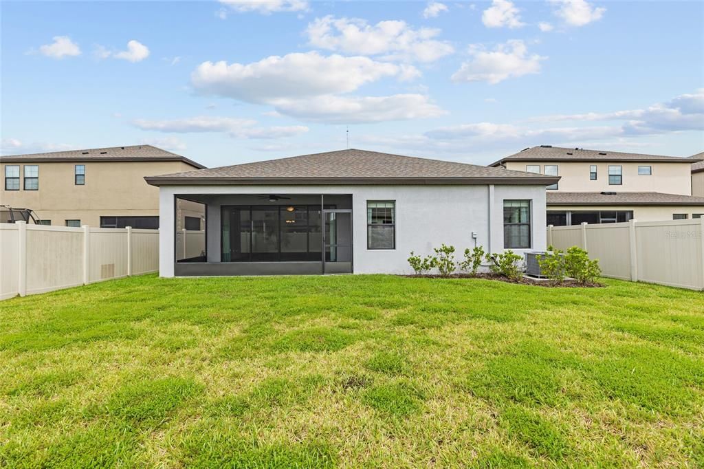 На продажу: $439,900 (4 спален, 2 ванн, 2106 Квадратных фут)