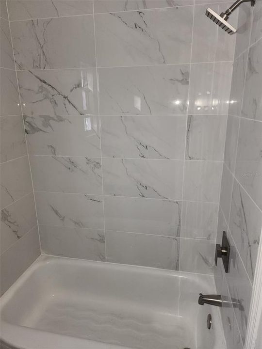 For Rent: $2,100 (4 beds, 1 baths, 1200 Square Feet)