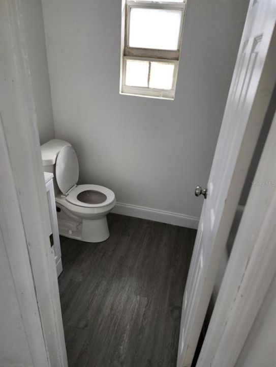For Rent: $2,100 (4 beds, 1 baths, 1200 Square Feet)