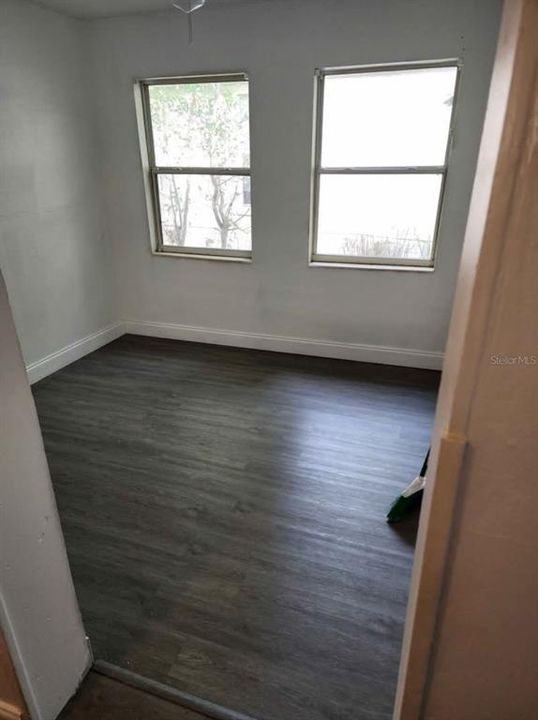 For Rent: $2,100 (4 beds, 1 baths, 1200 Square Feet)