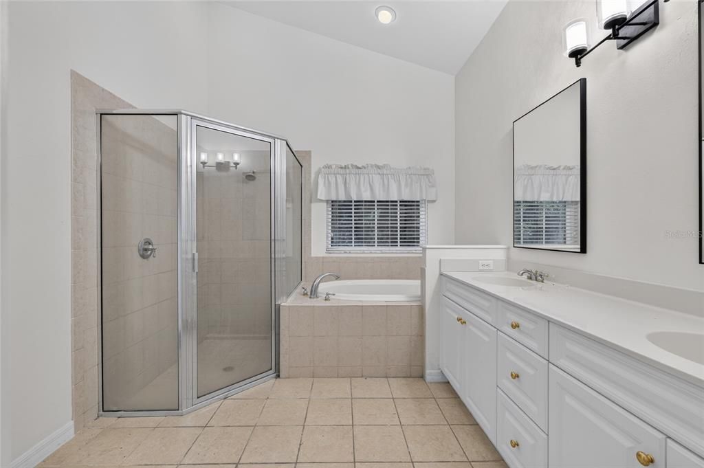 For Rent: $2,390 (3 beds, 2 baths, 2135 Square Feet)