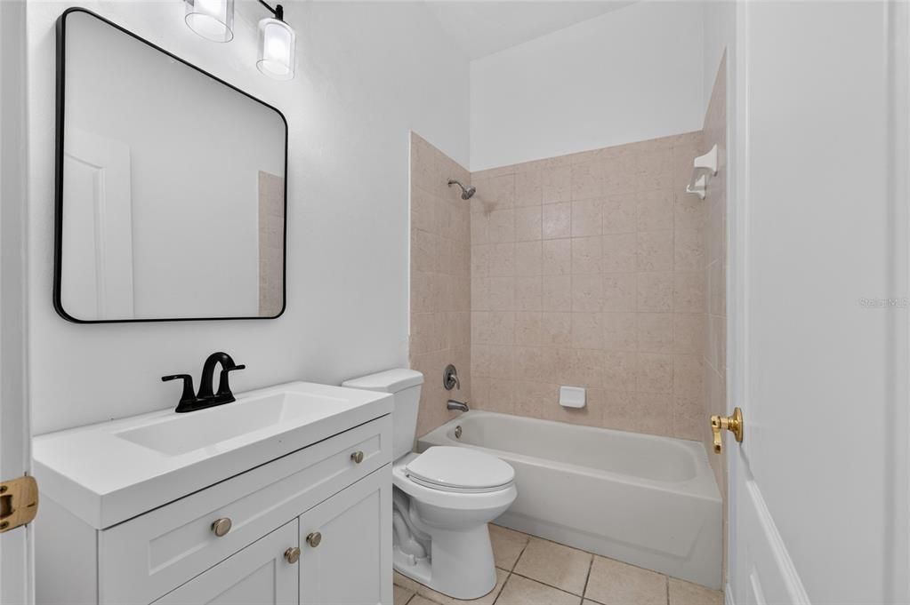 For Rent: $2,390 (3 beds, 2 baths, 2135 Square Feet)