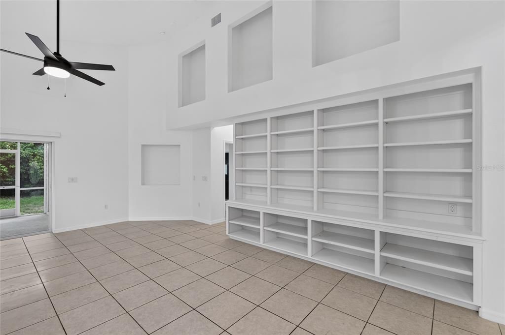 For Rent: $2,390 (3 beds, 2 baths, 2135 Square Feet)
