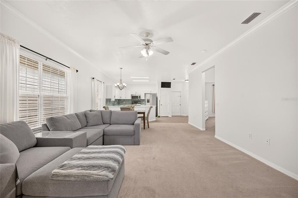 For Sale: $273,900 (2 beds, 2 baths, 1207 Square Feet)
