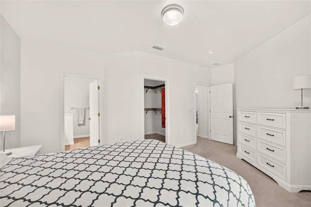 For Sale: $273,900 (2 beds, 2 baths, 1207 Square Feet)