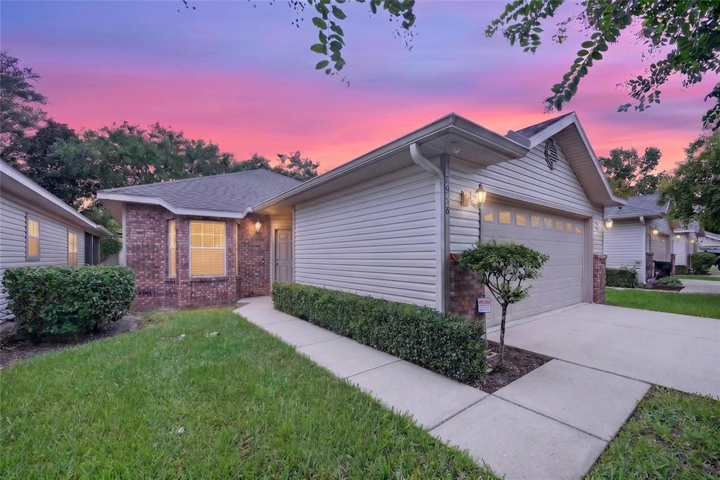 For Sale: $273,900 (2 beds, 2 baths, 1207 Square Feet)