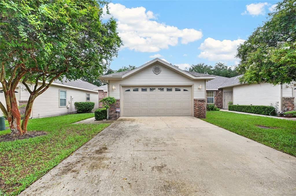 For Sale: $273,900 (2 beds, 2 baths, 1207 Square Feet)