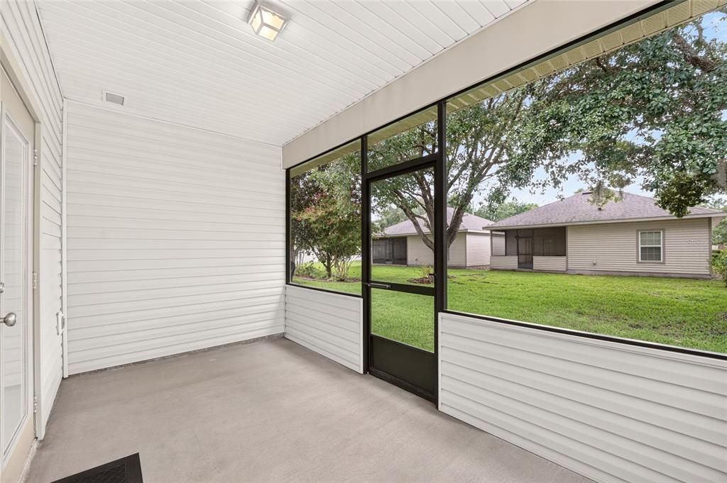 For Sale: $273,900 (2 beds, 2 baths, 1207 Square Feet)