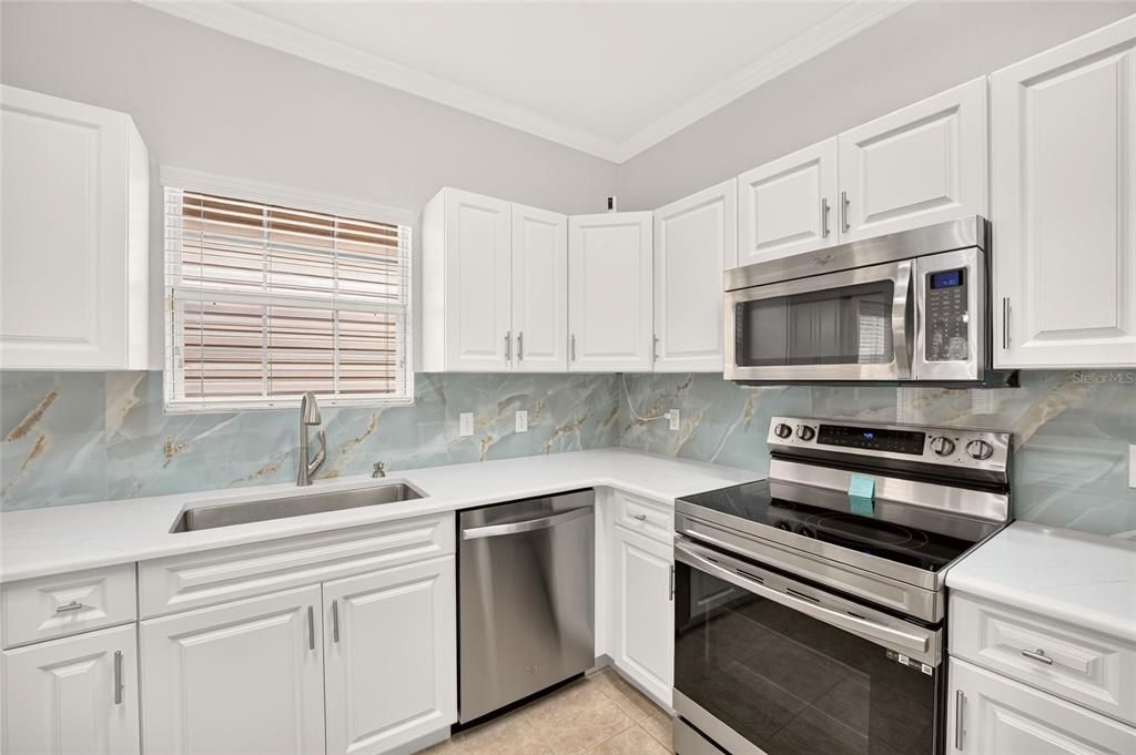 For Sale: $273,900 (2 beds, 2 baths, 1207 Square Feet)