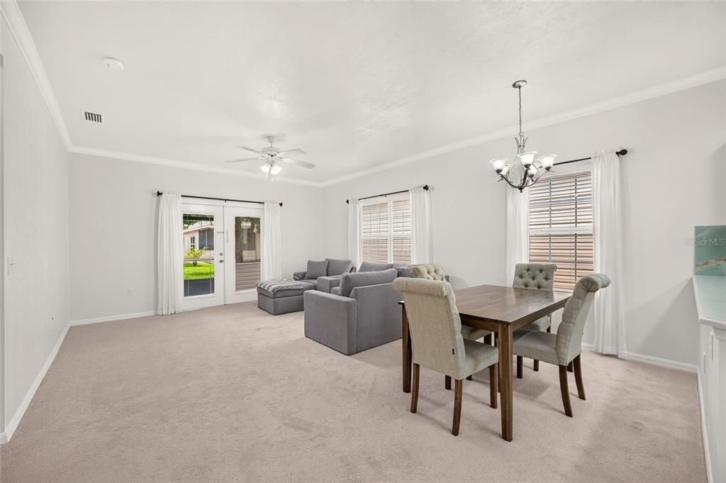 For Sale: $273,900 (2 beds, 2 baths, 1207 Square Feet)