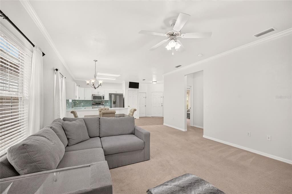 For Sale: $273,900 (2 beds, 2 baths, 1207 Square Feet)