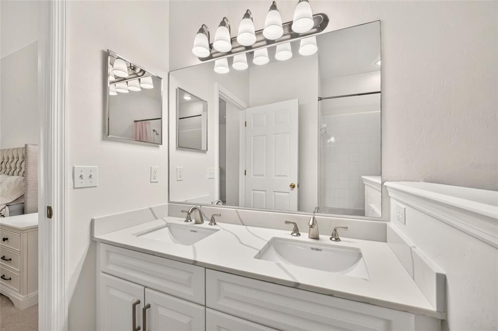 For Sale: $273,900 (2 beds, 2 baths, 1207 Square Feet)