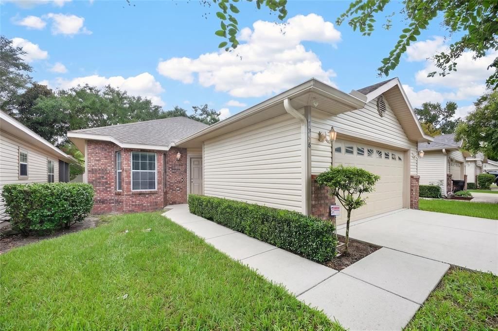 For Sale: $273,900 (2 beds, 2 baths, 1207 Square Feet)