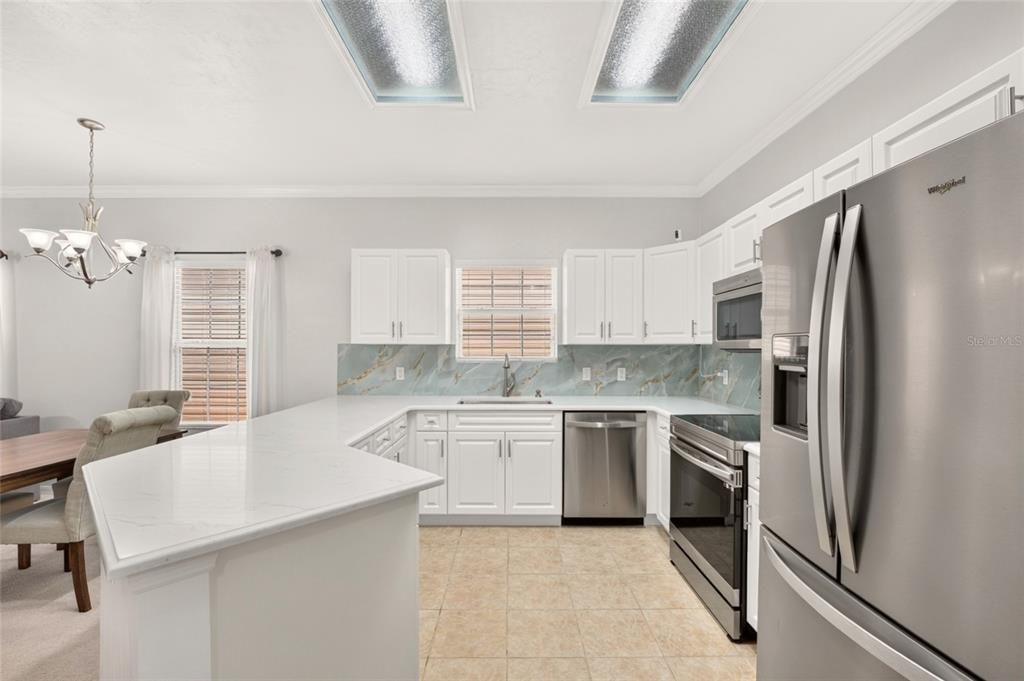 For Sale: $273,900 (2 beds, 2 baths, 1207 Square Feet)