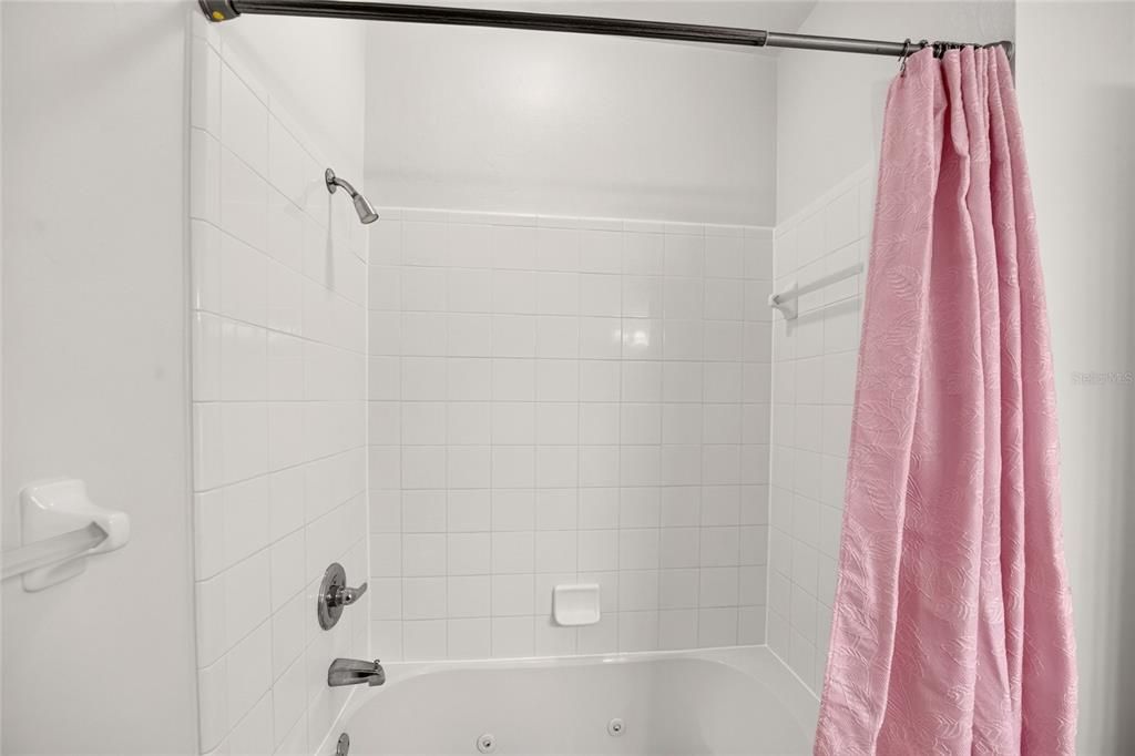 For Sale: $273,900 (2 beds, 2 baths, 1207 Square Feet)