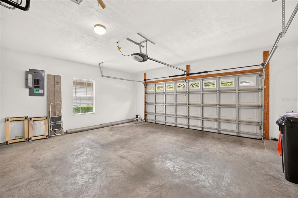 For Sale: $273,900 (2 beds, 2 baths, 1207 Square Feet)