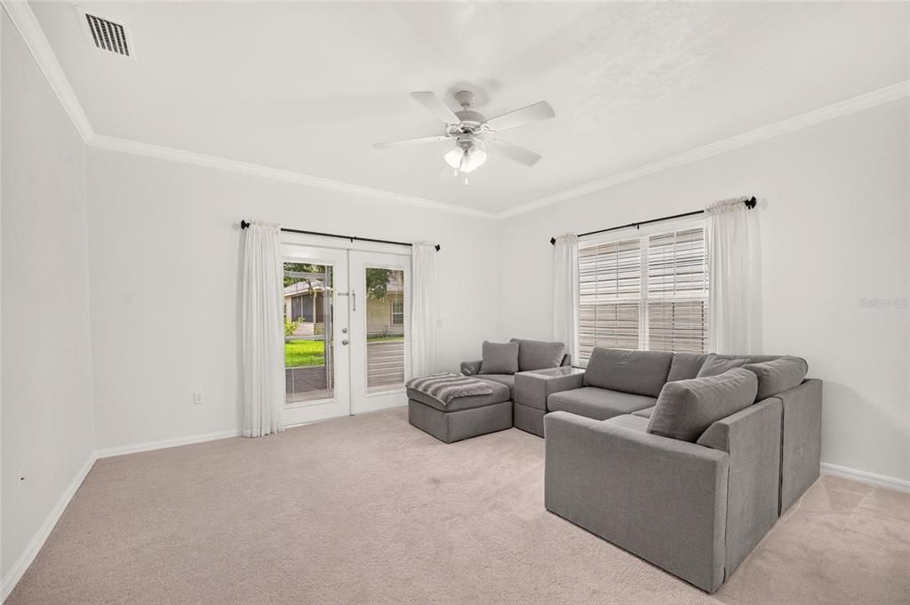 For Sale: $273,900 (2 beds, 2 baths, 1207 Square Feet)