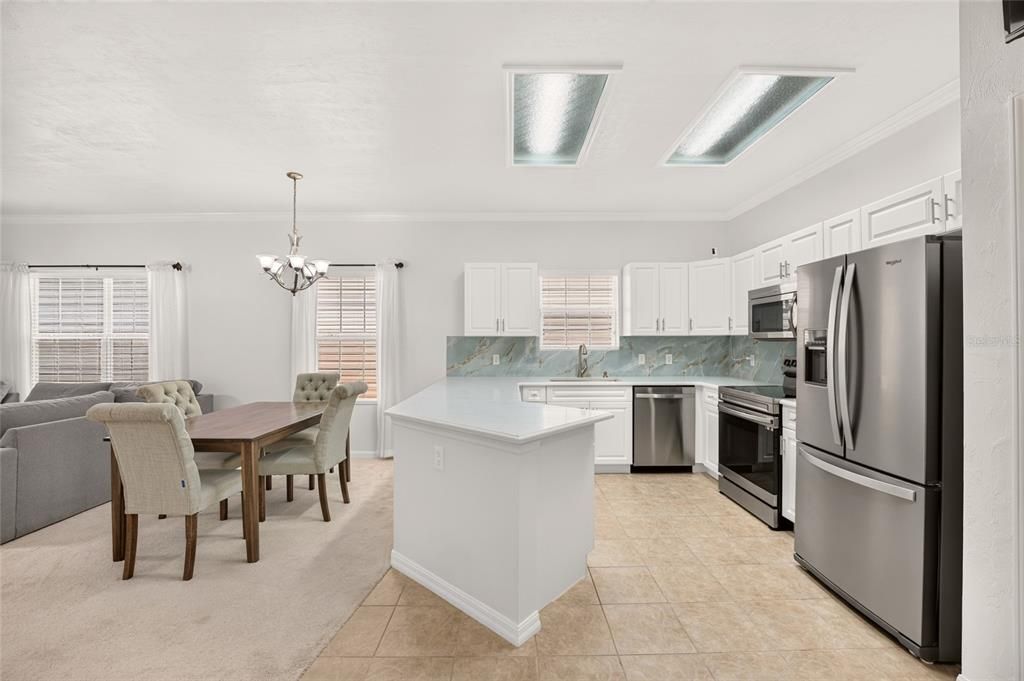 For Sale: $273,900 (2 beds, 2 baths, 1207 Square Feet)