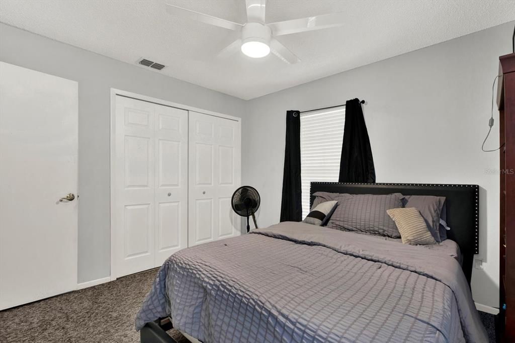 Active With Contract: $299,900 (3 beds, 2 baths, 1261 Square Feet)