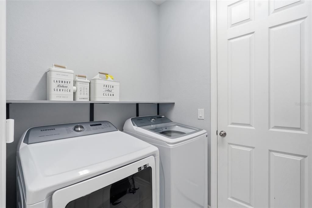 For Sale: $395,000 (4 beds, 2 baths, 1922 Square Feet)
