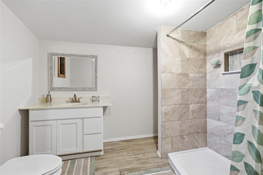 For Sale: $350,000 (3 beds, 1 baths, 992 Square Feet)