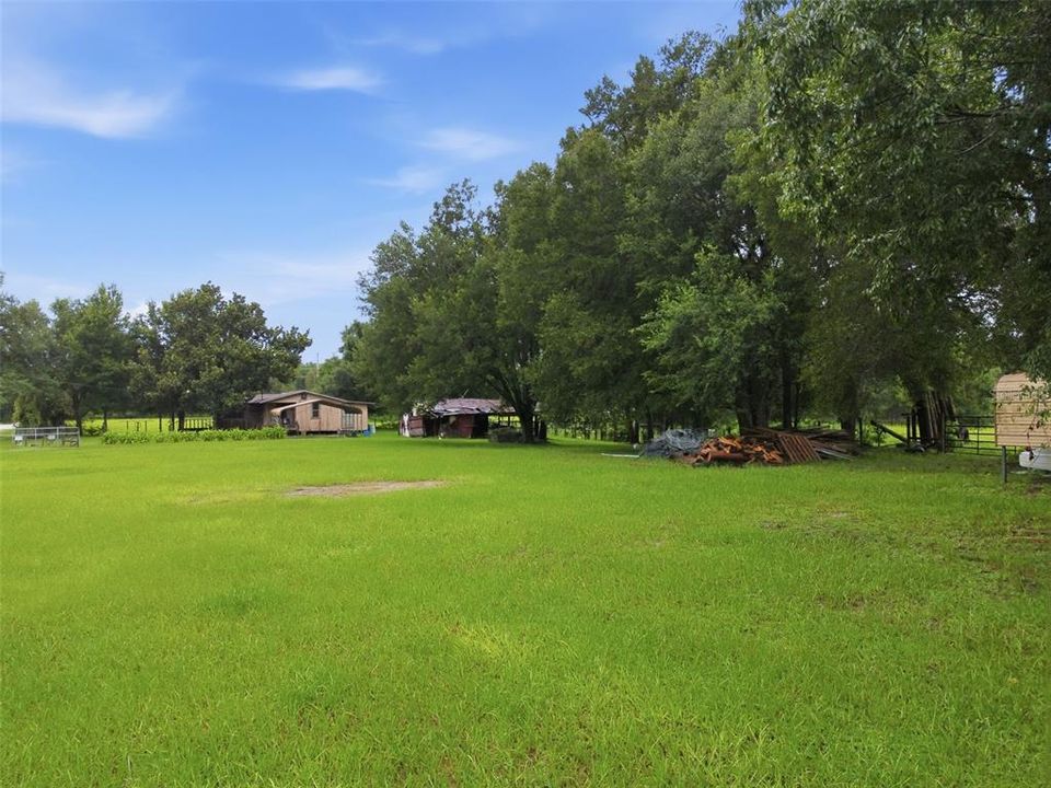 For Sale: $350,000 (3 beds, 1 baths, 992 Square Feet)