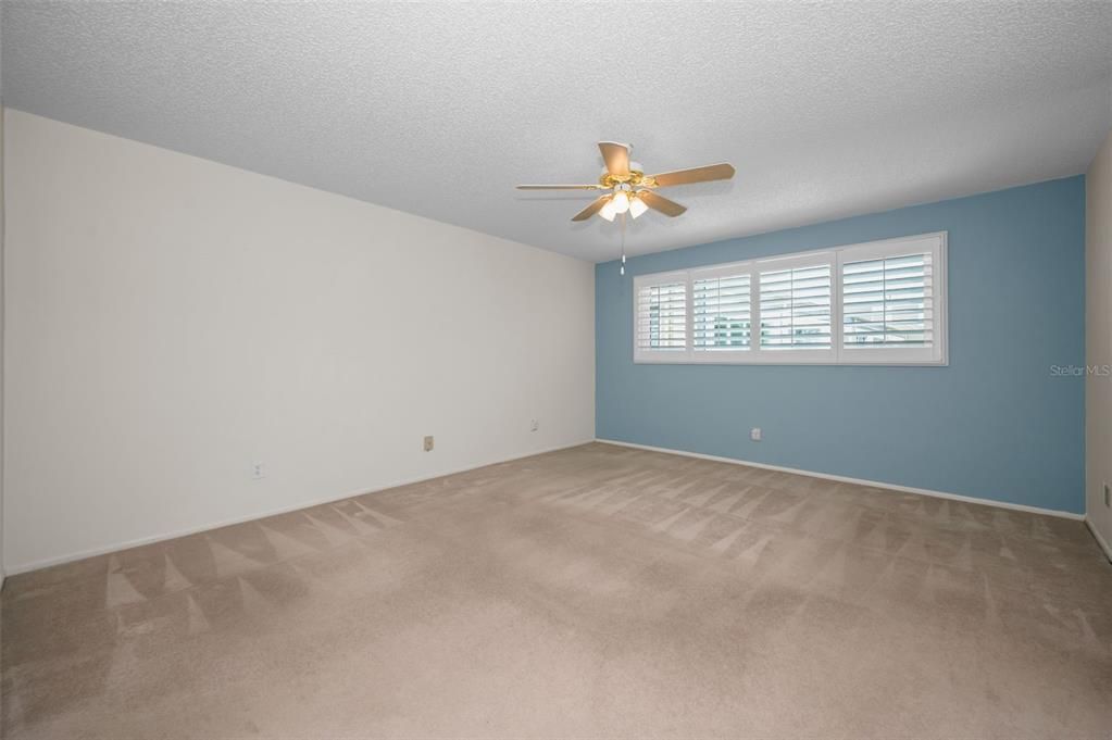 Activo con contrato: $239,000 (2 camas, 2 baños, 1675 Pies cuadrados)