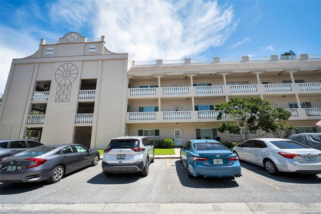 Activo con contrato: $239,000 (2 camas, 2 baños, 1675 Pies cuadrados)