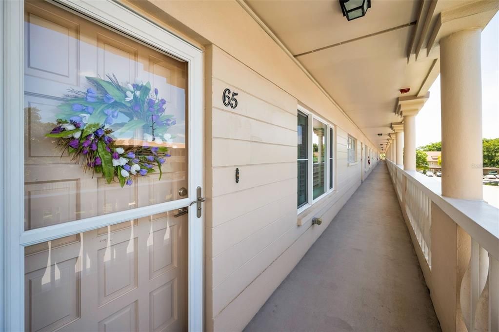 Activo con contrato: $239,000 (2 camas, 2 baños, 1675 Pies cuadrados)