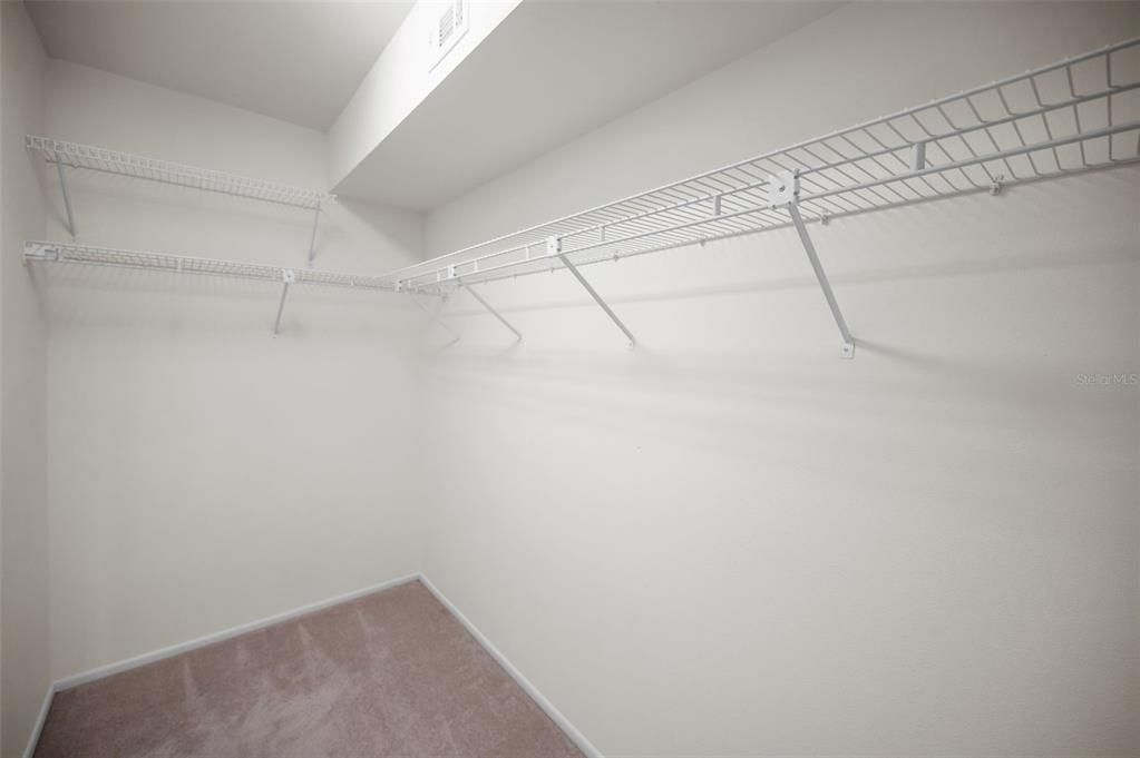 Activo con contrato: $239,000 (2 camas, 2 baños, 1675 Pies cuadrados)