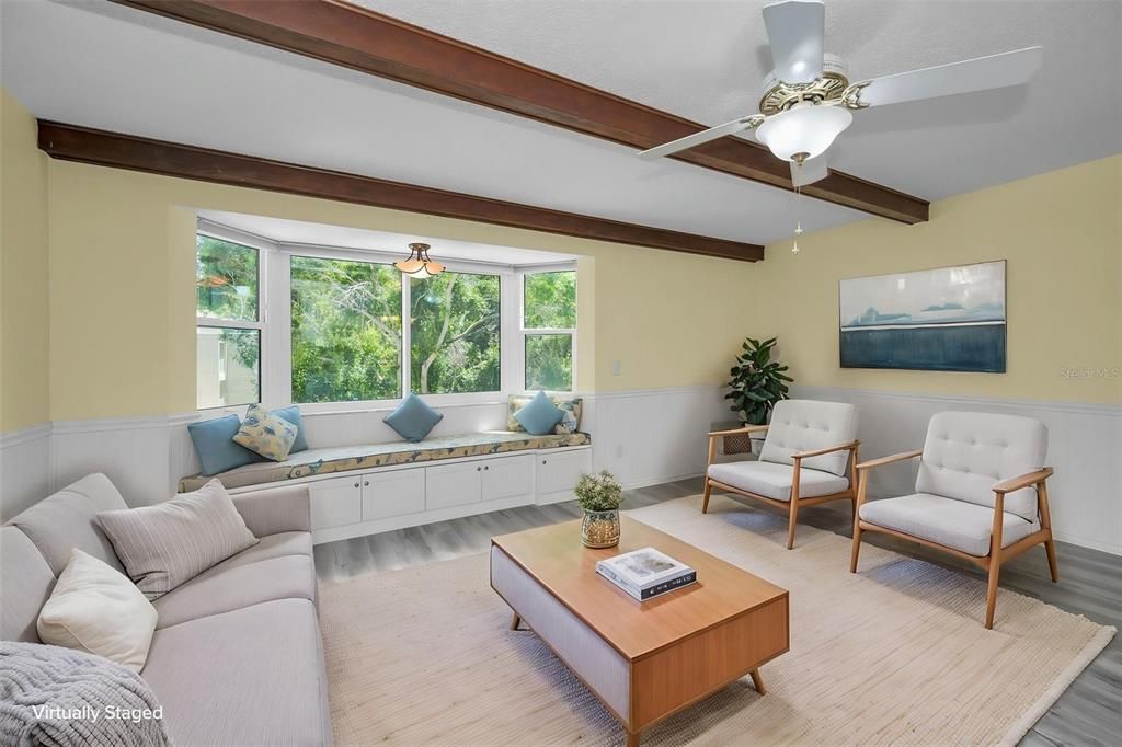 Activo con contrato: $239,000 (2 camas, 2 baños, 1675 Pies cuadrados)