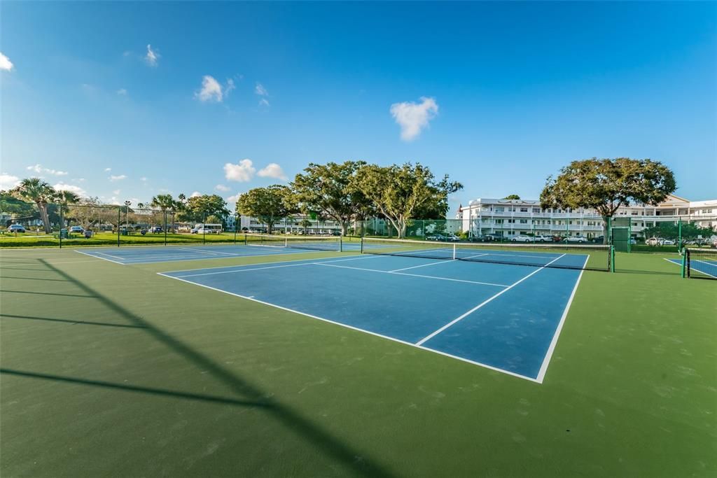 Activo con contrato: $239,000 (2 camas, 2 baños, 1675 Pies cuadrados)