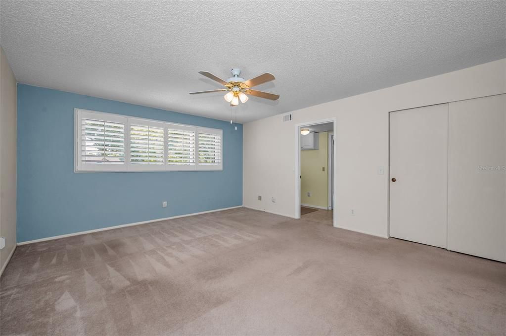 Activo con contrato: $239,000 (2 camas, 2 baños, 1675 Pies cuadrados)