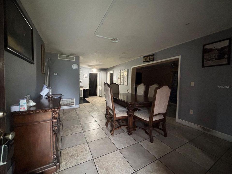For Sale: $220,000 (3 beds, 1 baths, 1420 Square Feet)