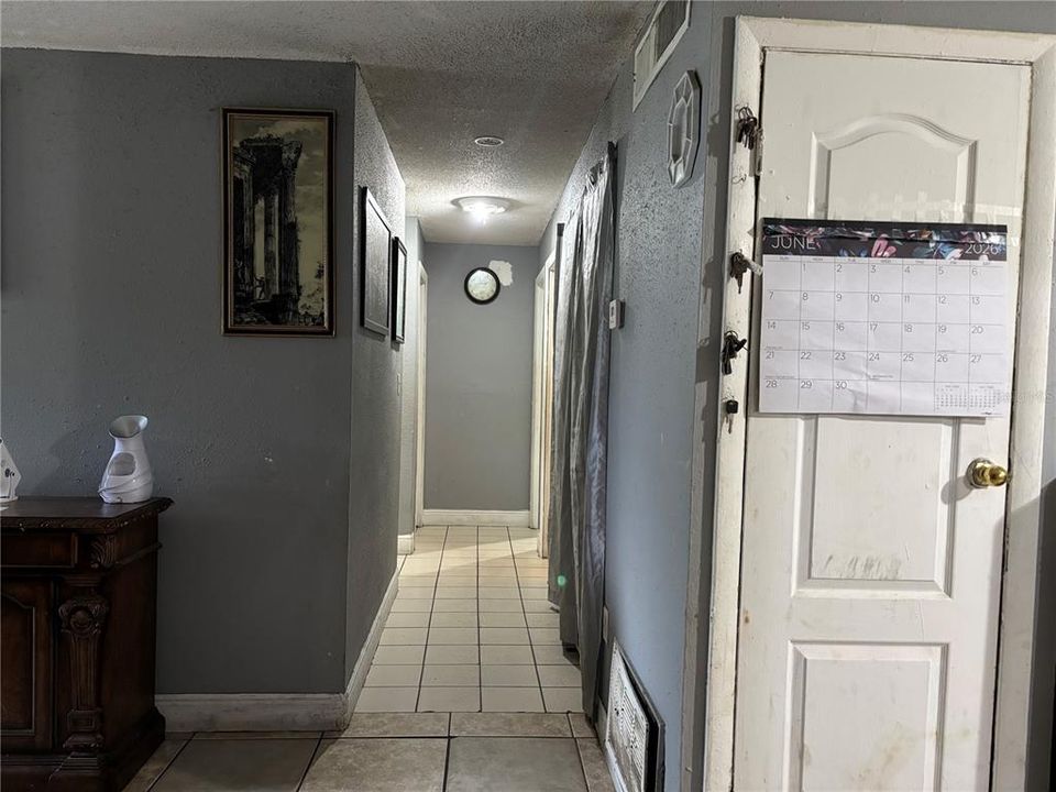 For Sale: $220,000 (3 beds, 1 baths, 1420 Square Feet)