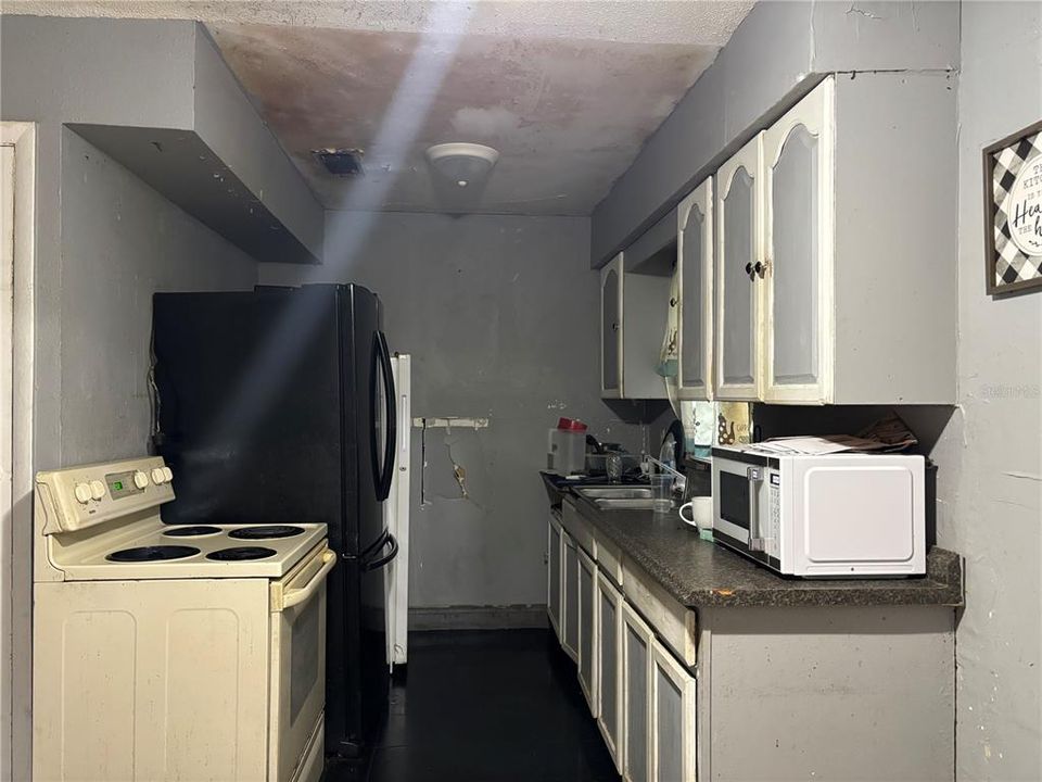 For Sale: $220,000 (3 beds, 1 baths, 1420 Square Feet)