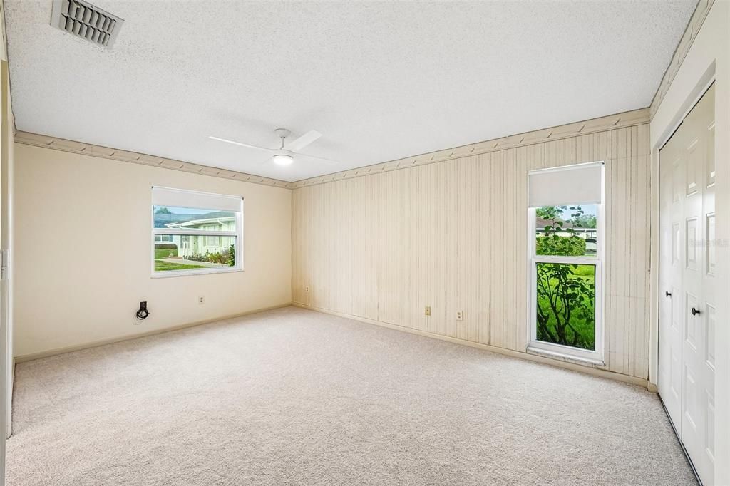 For Sale: $98,500 (1 beds, 1 baths, 960 Square Feet)
